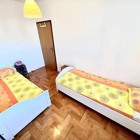 In 44072 Apartmán Jadranovo