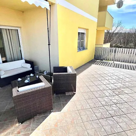 In 44072 Apartment *